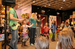 gal/2010/2010 Saitentwist Mayersche Duesseldorf 20.03/_thb_2010 Saitentwist Mayersche Duesseldorf 20.03. 151.jpg